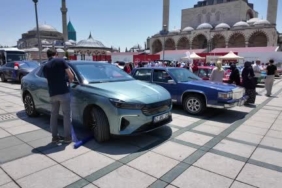 Alanya’da hava 33, deniz 29 dereceyi gördü, turistler denize koştu 1 thumbnail