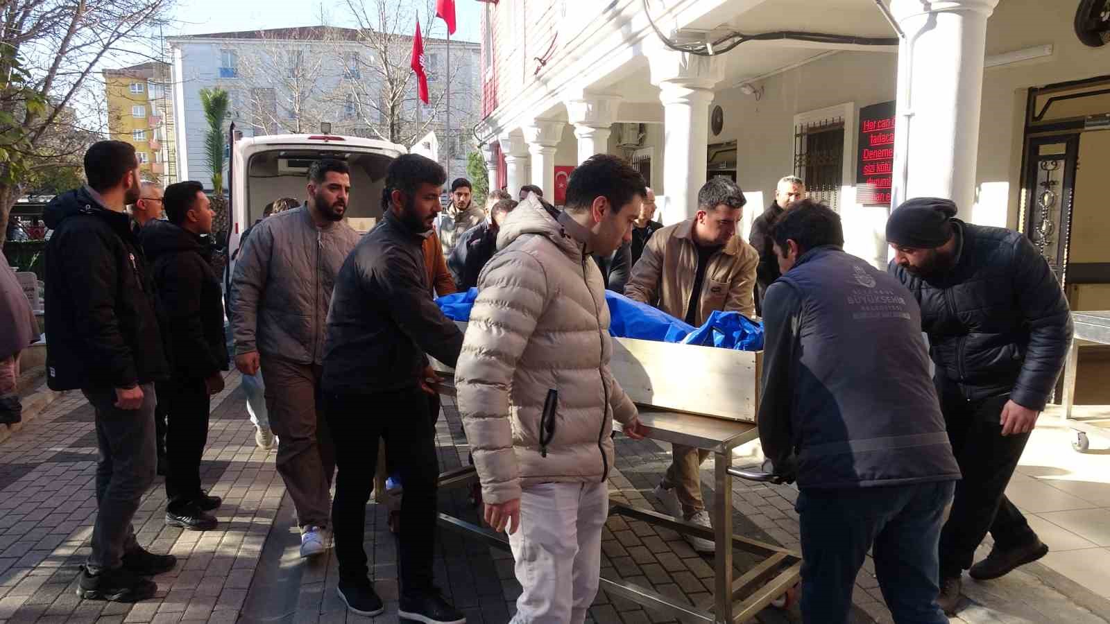 sultanbeylide motosiklet kazasi 3 cocuk babasi hayatini kaybetti 0 L5GZJmqO