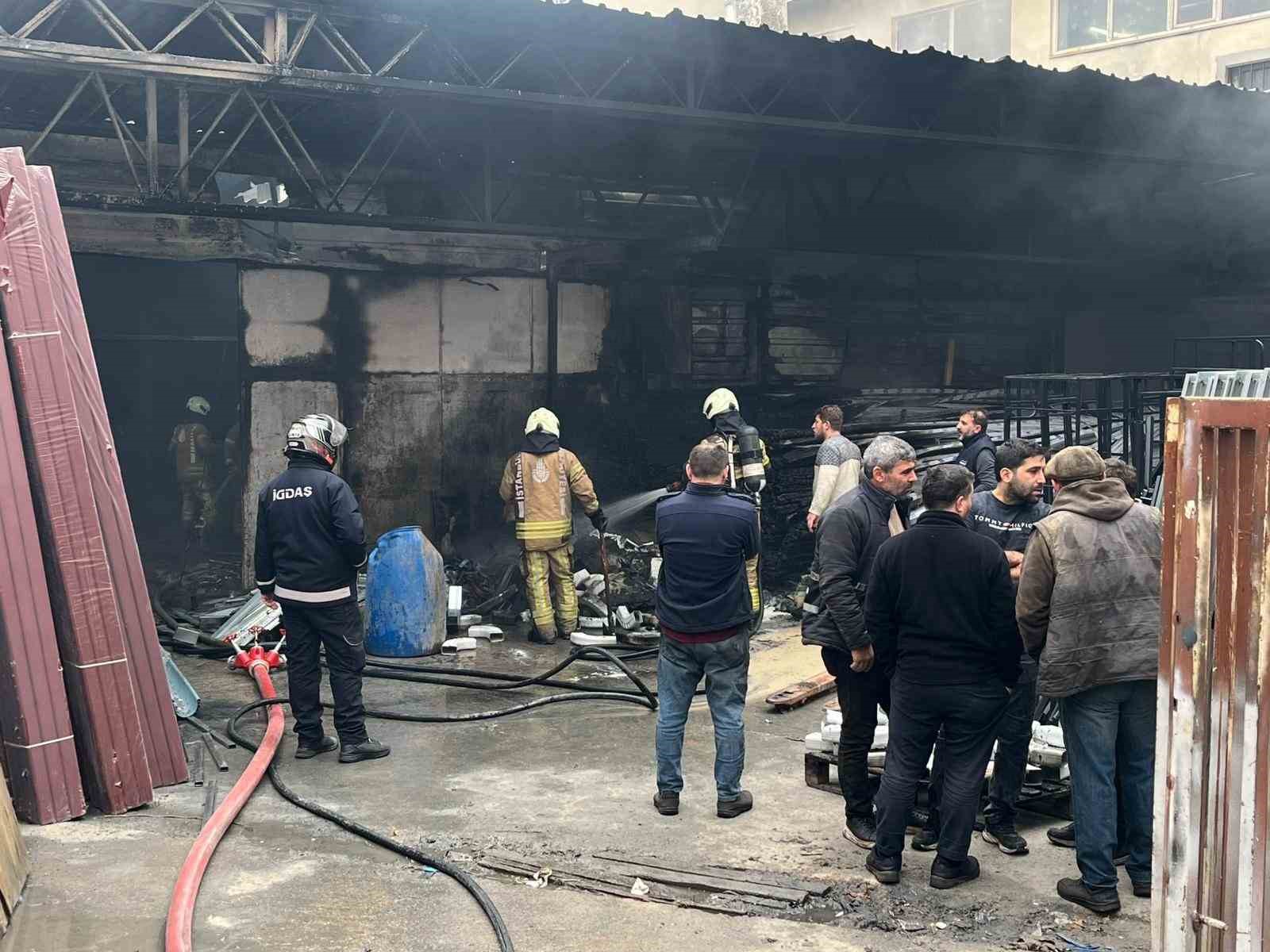 sultanbeylide plastik imalathanesinde korkutan yangin 0 D1gE3zRr