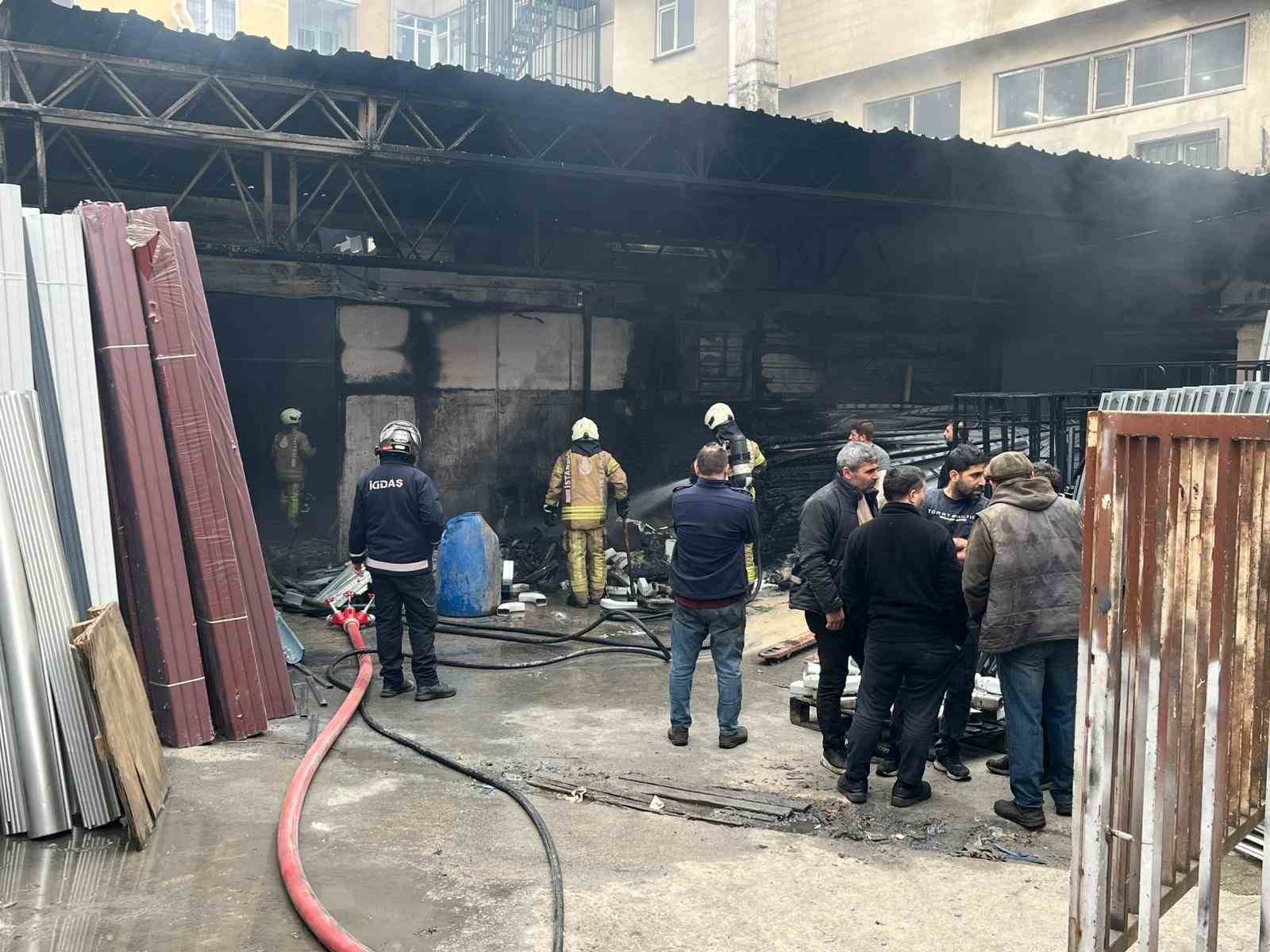 sultanbeylide plastik imalathanesinde korkutan yangin 1 RhOypqkA