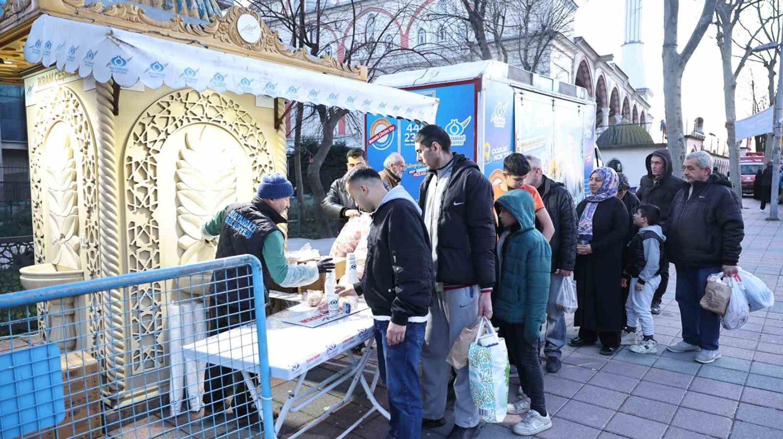 sultangazi belediyesinden iftara yetisemeyenler icin sicak corba ikrami 2 T6Dfr6tJ