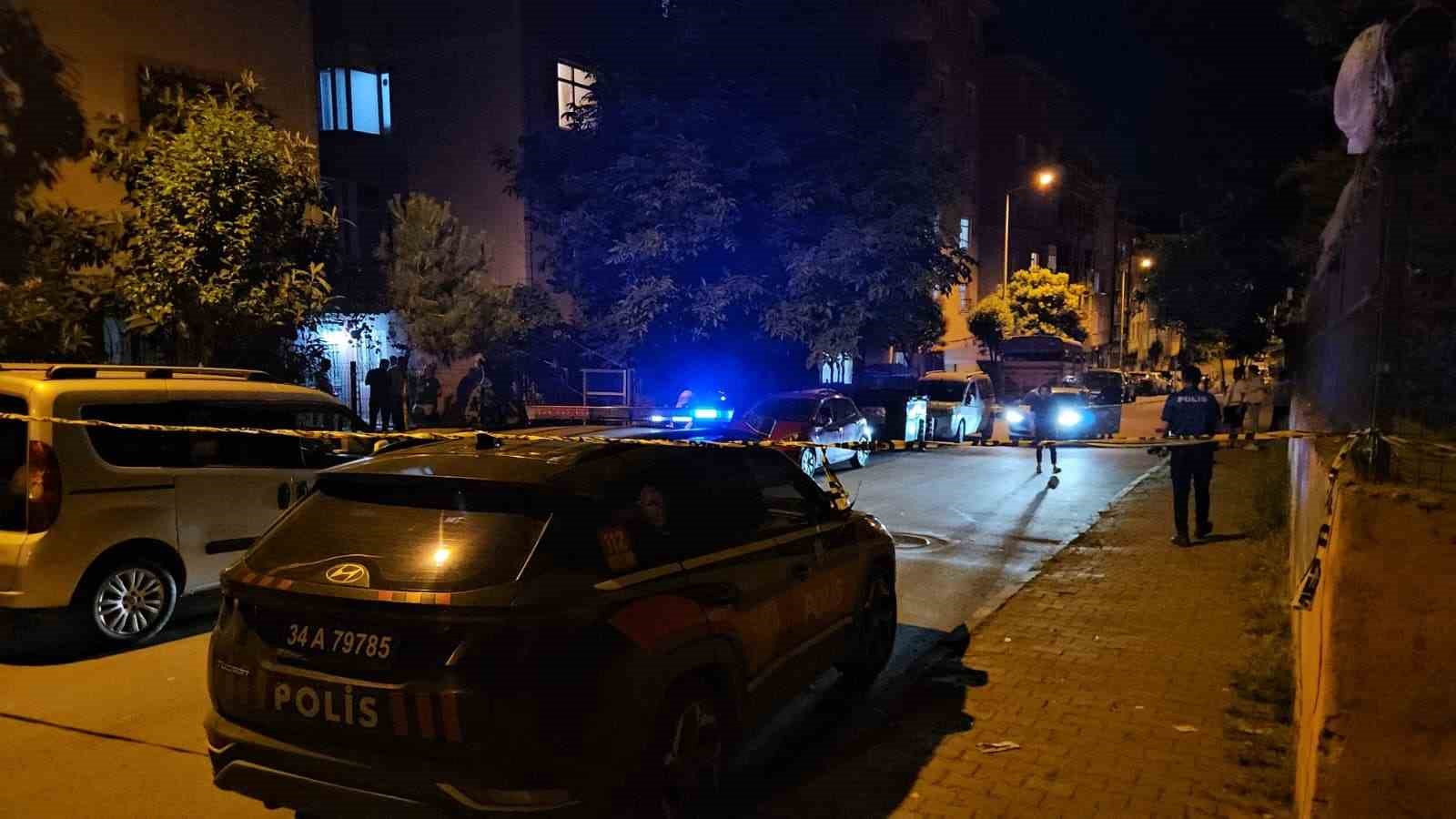 sultangazide calinti motosikletle silahli saldiri 1 agir yarali 0 SmzOH2N8