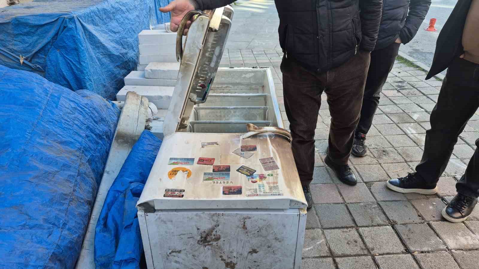 Sultangazi’de çıkan yangında zabıta ekibinin anonsu binayı boşalttı 5 sultangazide cikan yanginda zabita ekibinin anonsu binayi bosaltti 1 mmOe2Uce