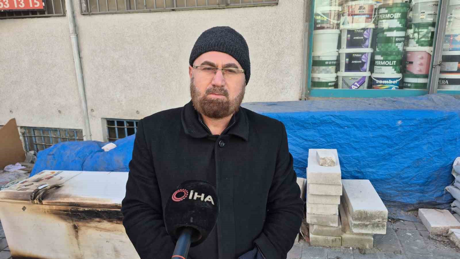 Sultangazi’de çıkan yangında zabıta ekibinin anonsu binayı boşalttı 6 sultangazide cikan yanginda zabita ekibinin anonsu binayi bosaltti 2 ZJQefTWc