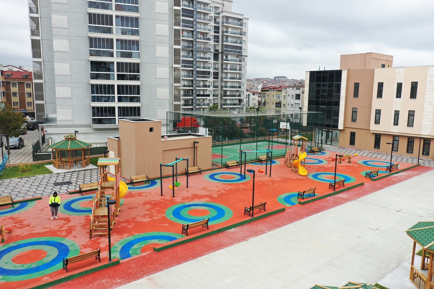 sultangazide d caddesi zeminalti otopark hizmet tesisi park ve aile sagligi merkezi bircok ihtiyaca NzLR5IdN