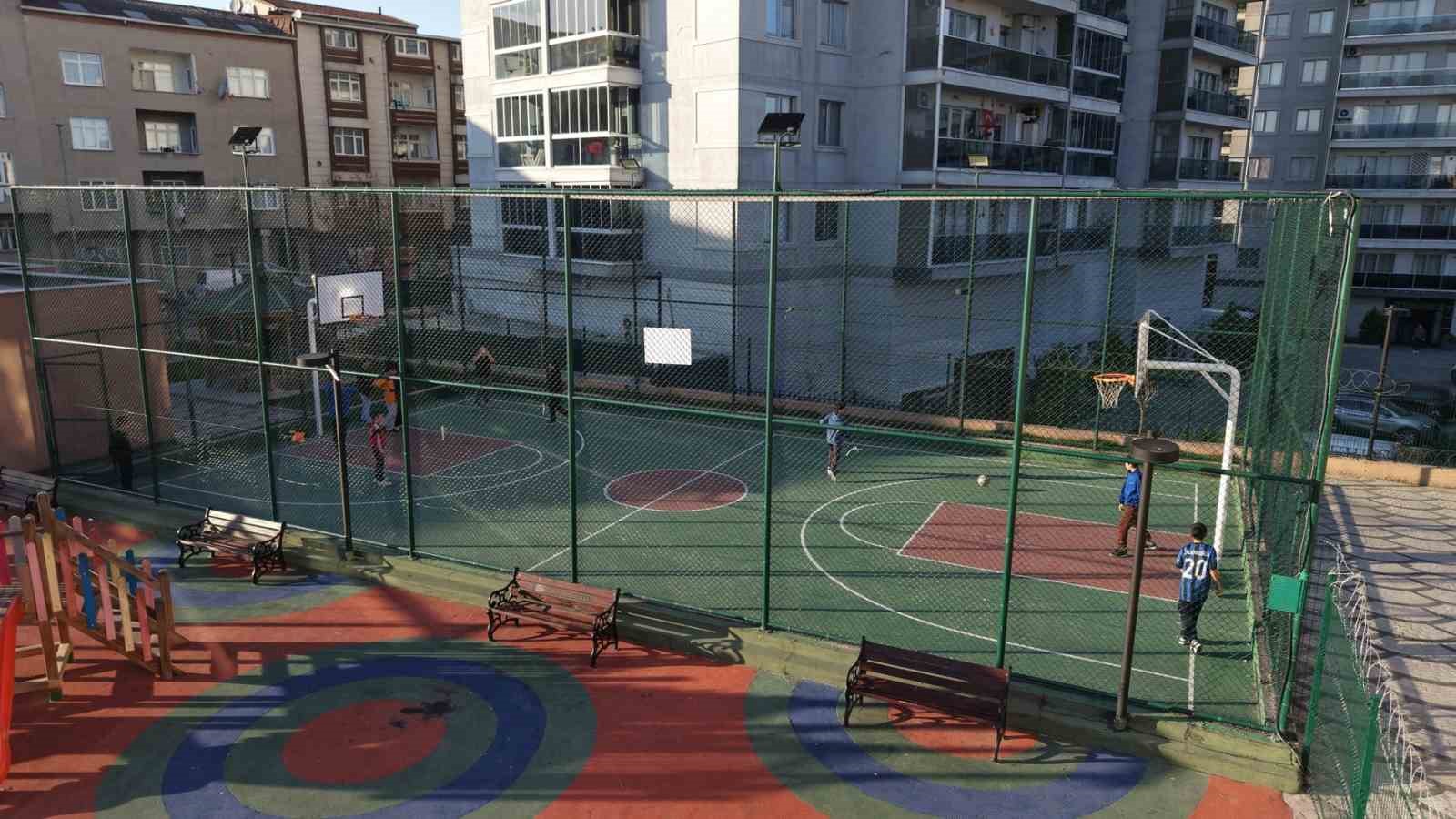 sultangazide d caddesi zeminalti otopark hizmet tesisi park ve aile sagligi merkezi bircok ihtiyaca gnYl8GC8