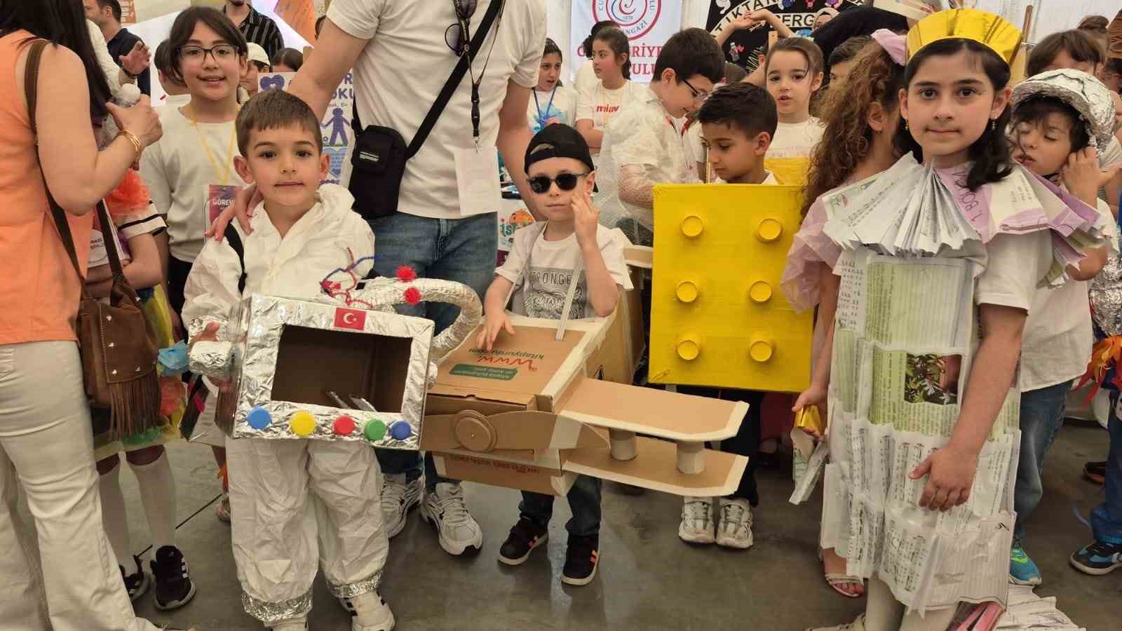 Sultangazi’de "Eğitime Dair Her Şey" Şenliği yoğun ilgi gördü 5 sultangazide egitime dair her sey senligi yogun ilgi gordu 1 9wJSD7DI