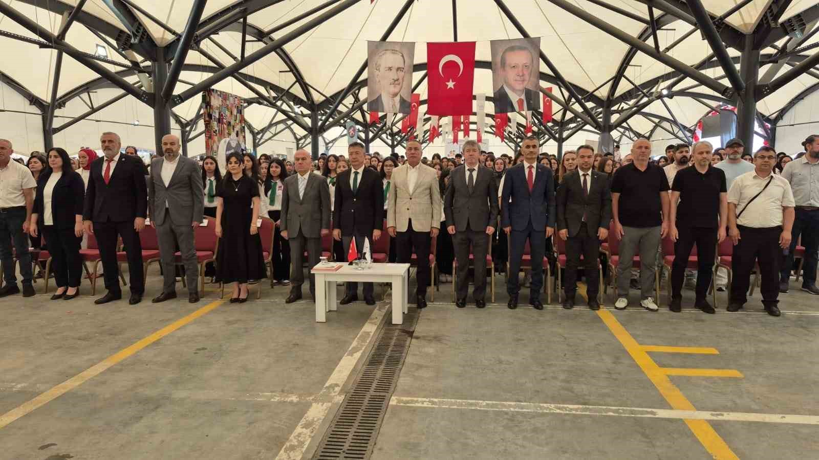 Sultangazi’de "Eğitime Dair Her Şey" Şenliği yoğun ilgi gördü 9 sultangazide egitime dair her sey senligi yogun ilgi gordu 5 ran3JDNg