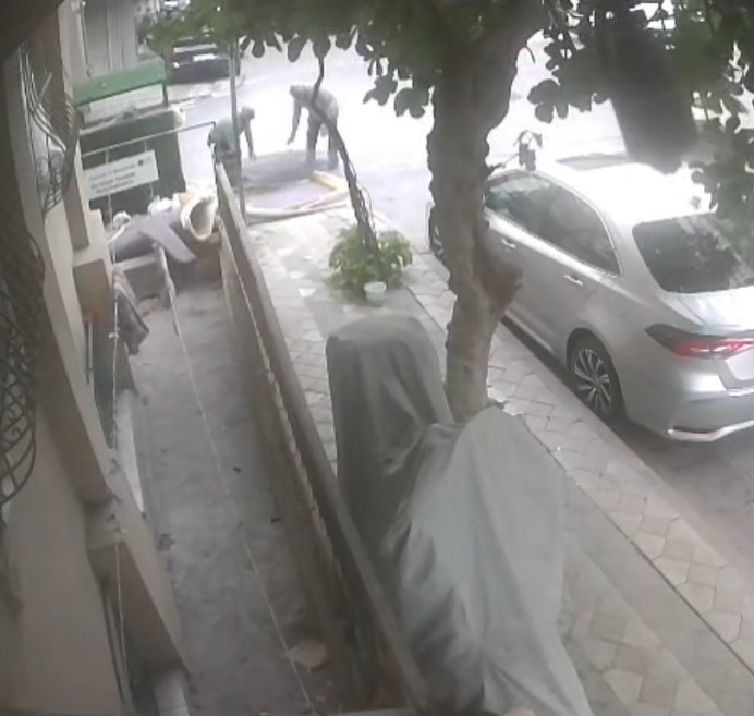 sultangazide hurdacilar cop konteynerini atolyeye cevirdi 0 y81QCVZa