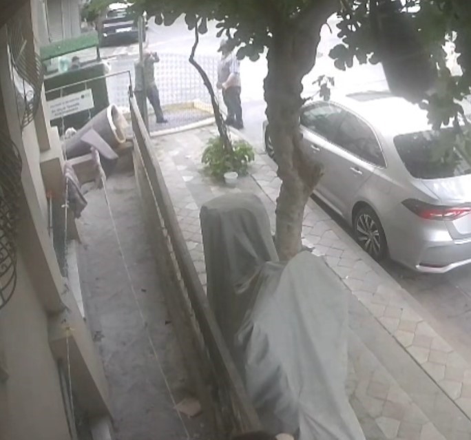 sultangazide hurdacilar cop konteynerini atolyeye cevirdi 1