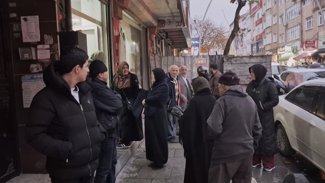 Sultangazi’de kuyumcu vurgunu: Altınları alıp kayıplara karıştı 7 sultangazide kuyumcu vurgunu altinlari alip kayiplara karisti 3 wTDGYANj