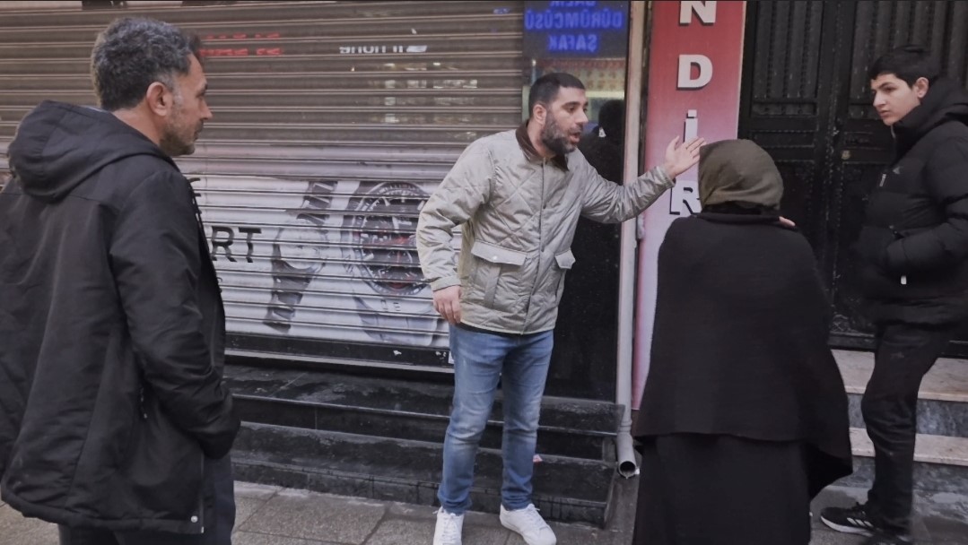 Sultangazi’de kuyumcu vurgunu: Altınları alıp kayıplara karıştı 8 sultangazide kuyumcu vurgunu altinlari alip kayiplara karisti 4 Z7DOLhsr