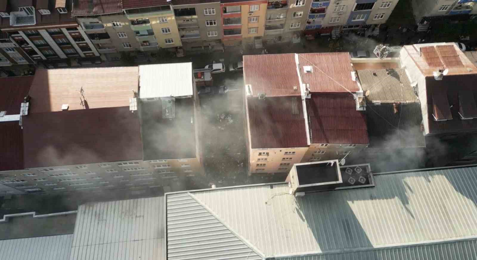 Sultangazi’de tekstil atölyesinde yangın 4 sultangazide tekstil atolyesinde yangin 0 kllENDen