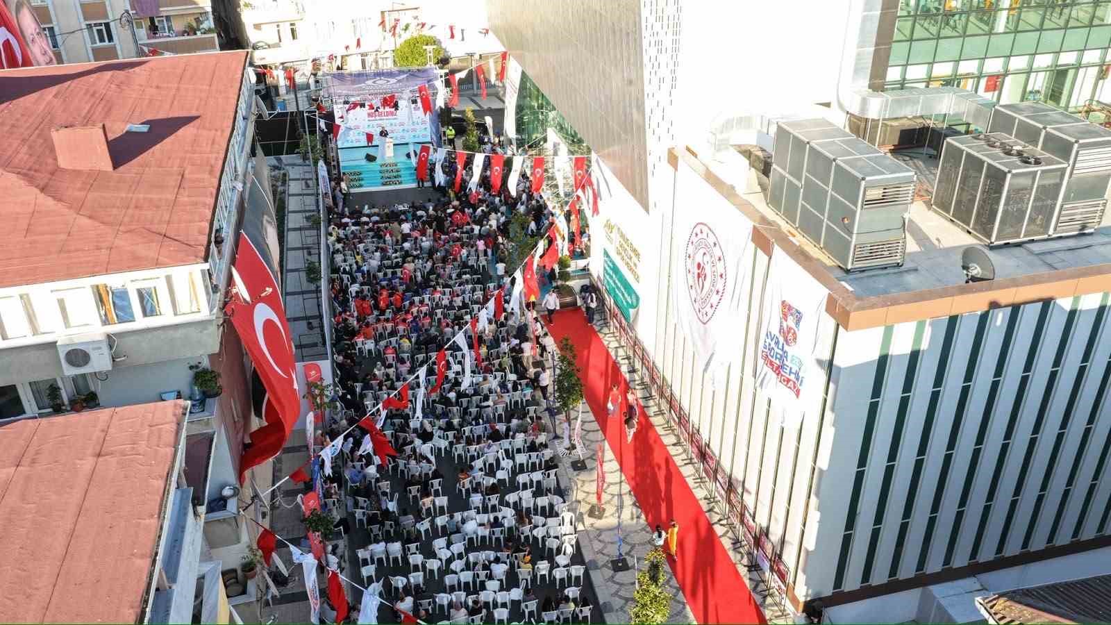 sultangazide yunus emre genclik ve spor merkezi hizmete acildi 0 i9iYdeOv