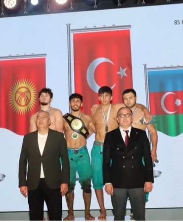 sultangazili-guresci-dunya-sampiyonu-pkEnPzlE.jpg