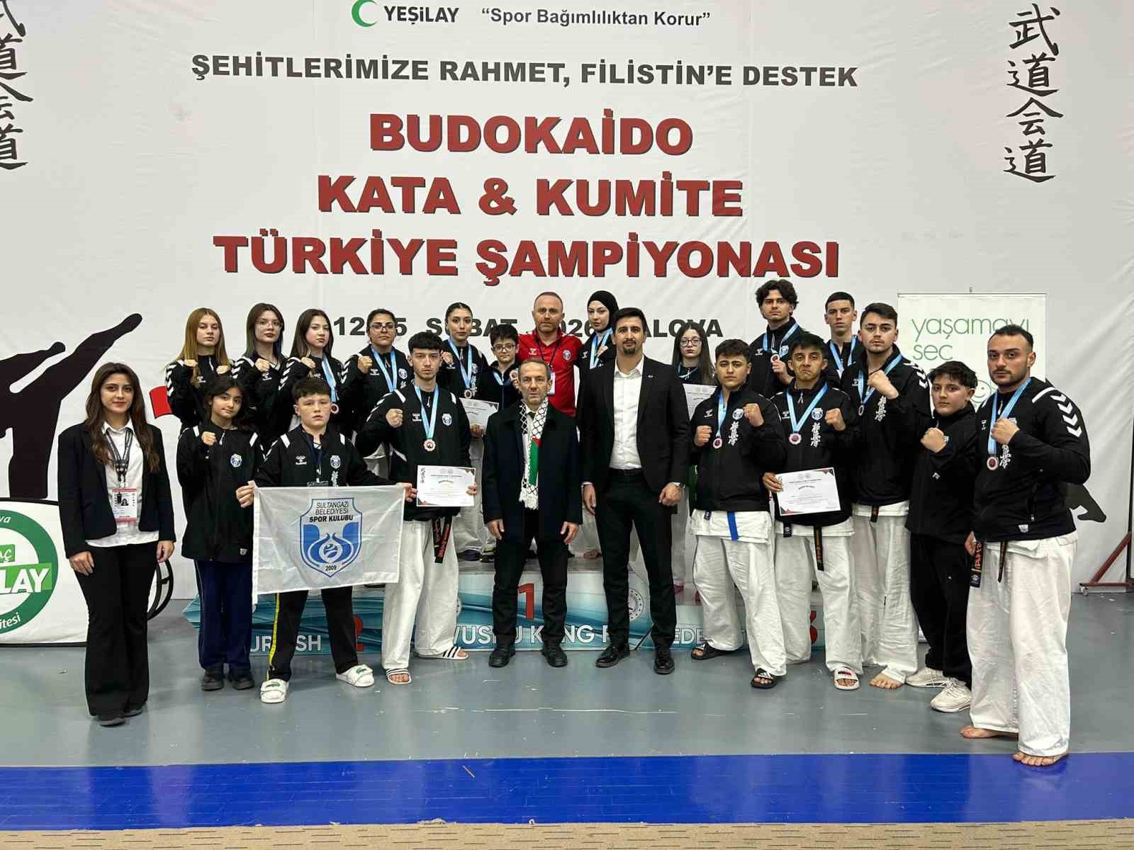 sultangazili sporculardan altin basari bir turnuva 5 birincilik 3 sPzWC44B