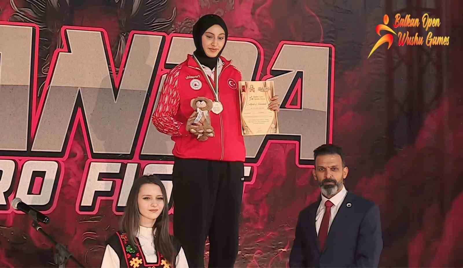 Sultangazili sporculardan Balkan Şampiyonası’nda 3 altın madalya birden 6 sultangazili sporculardan balkan sampiyonasinda 3 altin madalya birden 2 up5sOWuZ
