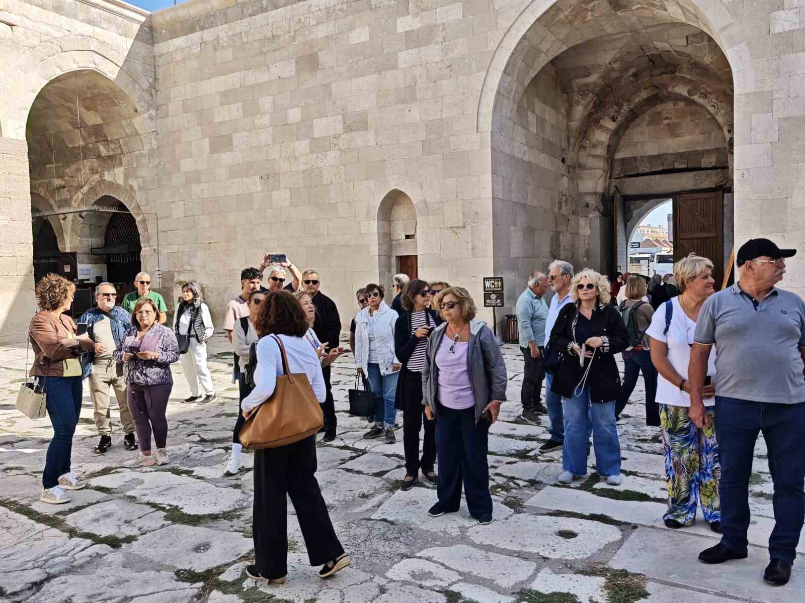 sultanhani kervansarayi yerli ve yabanci turistlerin ilgi odagi 8 4qQN4kXq