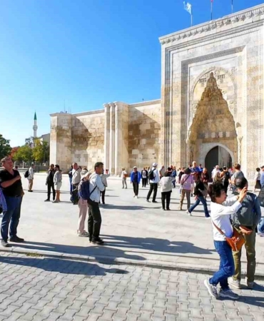 sultanhani-kervansarayi-yerli-ve-yabanci-turistlerin-ilgi-odagi-S9PZwdaF.jpg