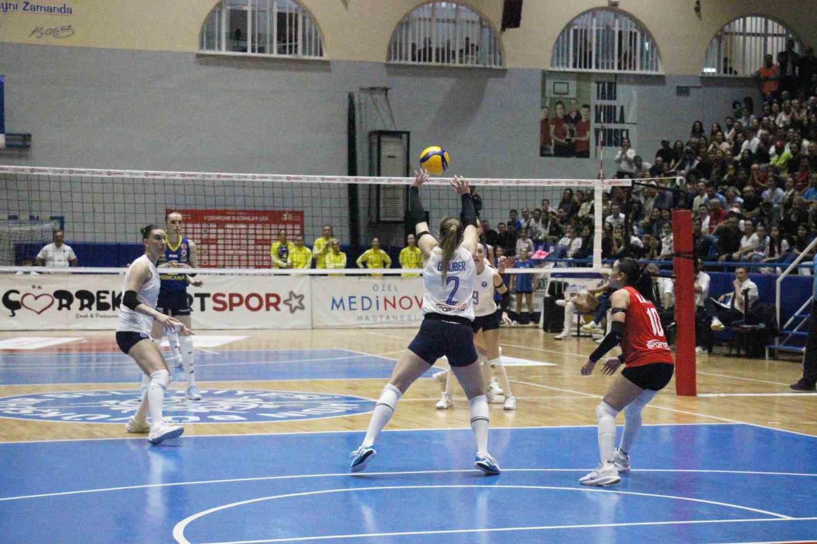 Sultanlar Ligi: Aydın Büyükşehir Belediyespor: 1 - Fenerbahçe Medicana: 3 10 sultanlar ligi aydin buyuksehir belediyespor 1 fenerbahce medicana 3 6 abpSt13N