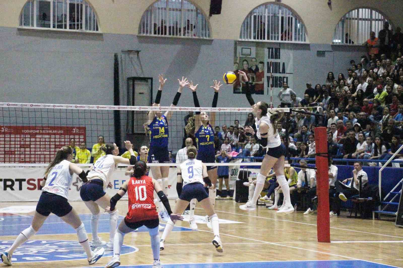 Sultanlar Ligi: Aydın Büyükşehir Belediyespor: 1 - Fenerbahçe Medicana: 3 11 sultanlar ligi aydin buyuksehir belediyespor 1 fenerbahce medicana 3 7 aBYCFLz3