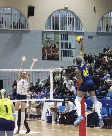 sultanlar-ligi-aydin-buyuksehir-belediyespor-1-fenerbahce-medicana-3-piYWdWYF.jpg