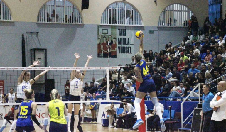 sultanlar-ligi-aydin-buyuksehir-belediyespor-1-fenerbahce-medicana-3-piYWdWYF.jpg