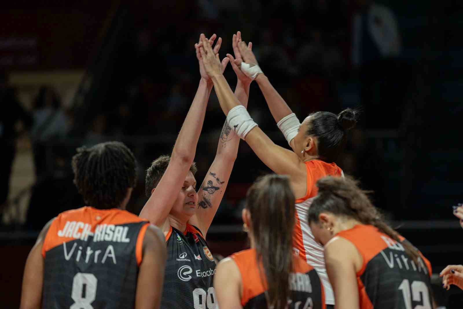 Sultanlar Ligi: Fenerbahçe Medicana: 3 - Eczacıbaşı Dynavit: 1 6 sultanlar ligi fenerbahce medicana 3 eczacibasi dynavit 1 2