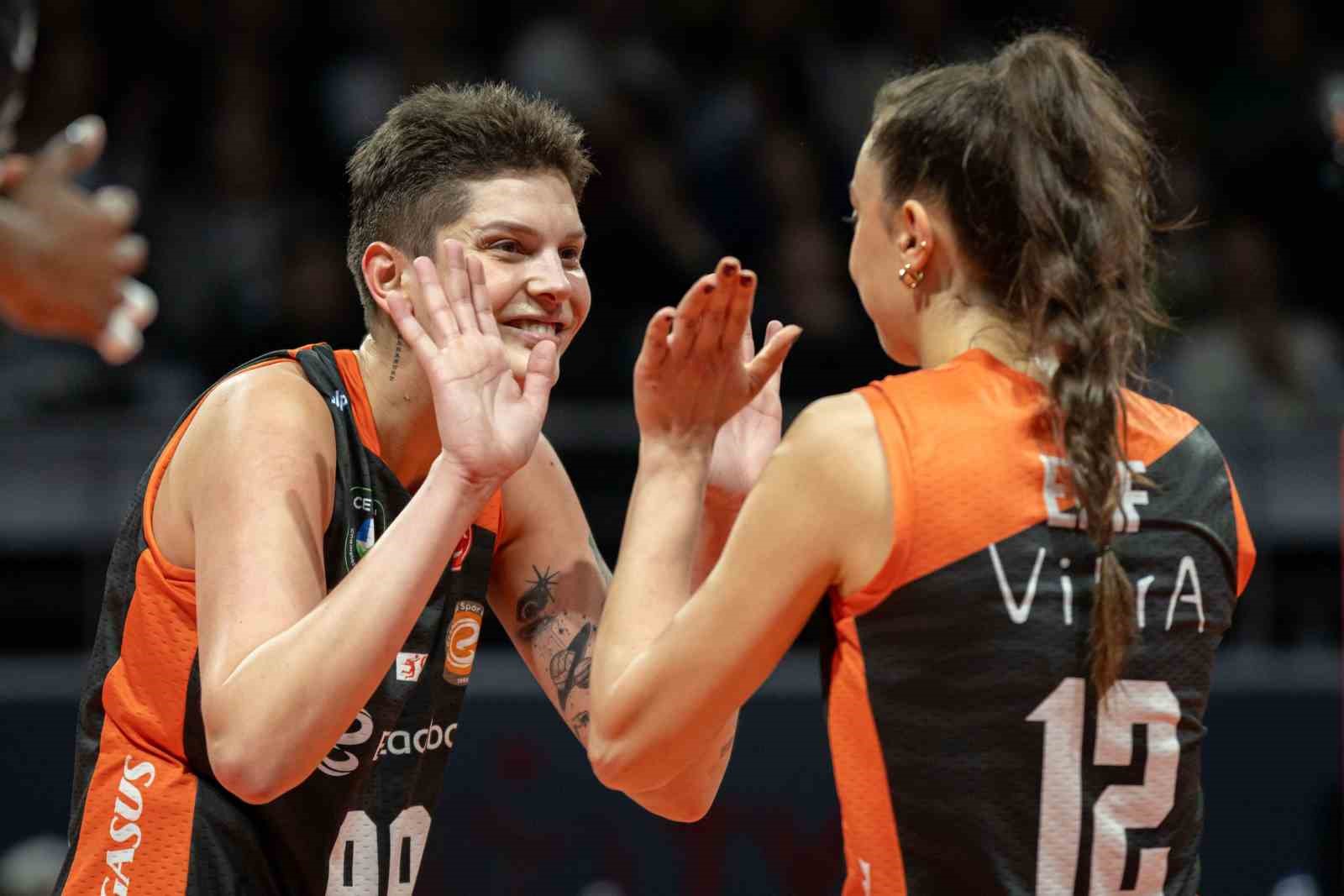 Sultanlar Ligi: Fenerbahçe Medicana: 3 - Eczacıbaşı Dynavit: 1 8 sultanlar ligi fenerbahce medicana 3 eczacibasi dynavit 1 4 N94LaMTw