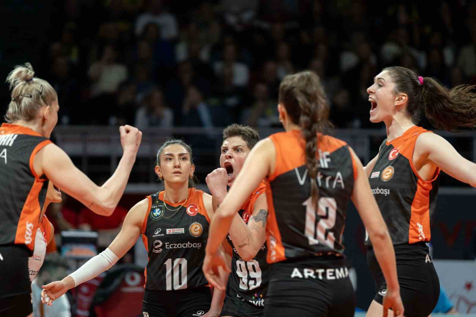 Sultanlar Ligi: Fenerbahçe Medicana: 3 - Eczacıbaşı Dynavit: 1 13 sultanlar ligi fenerbahce medicana 3 eczacibasi dynavit 1 9 ESOil2h6