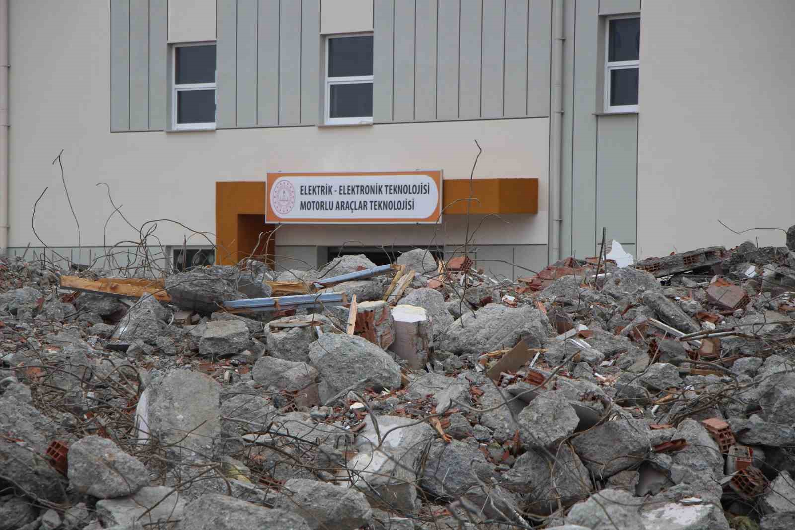 suluovada 40 yillik okulun yerine mesleki egitim ussu yapiliyor 5 lGejbTCT