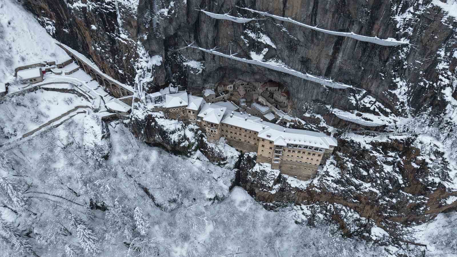 sumela manastiri beyaza altindere vadisi sessizlige burundu 1 CNfwNilA