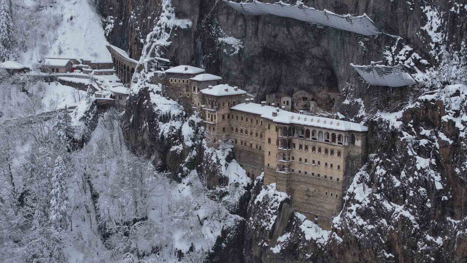 sumela manastiri beyaza altindere vadisi sessizlige burundu 4 kjfv1BZA