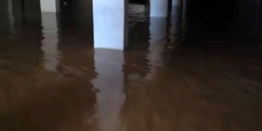 super-hucre-firtinasinin-vurdugu-gaziantepte-bina-otoparklari-camurla-doldu-esCUF35U.jpg