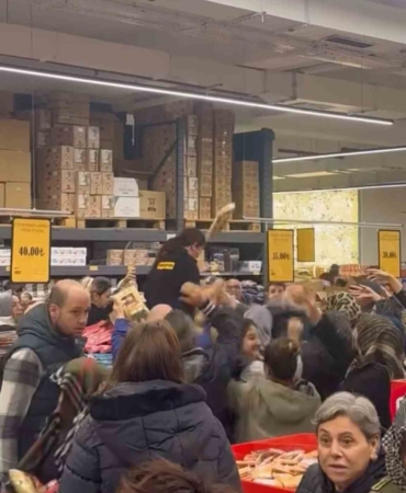 supermarkette-kampanya-izdihama-yol-acti-OYtf9hUF.jpg