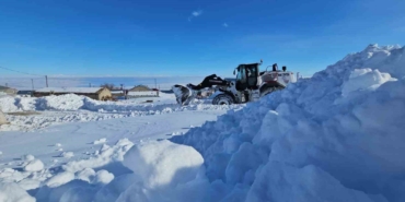 suphan-dagi-etegindeki-beldede-zorlu-kar-mesaisi-7d3k5jhh.jpg