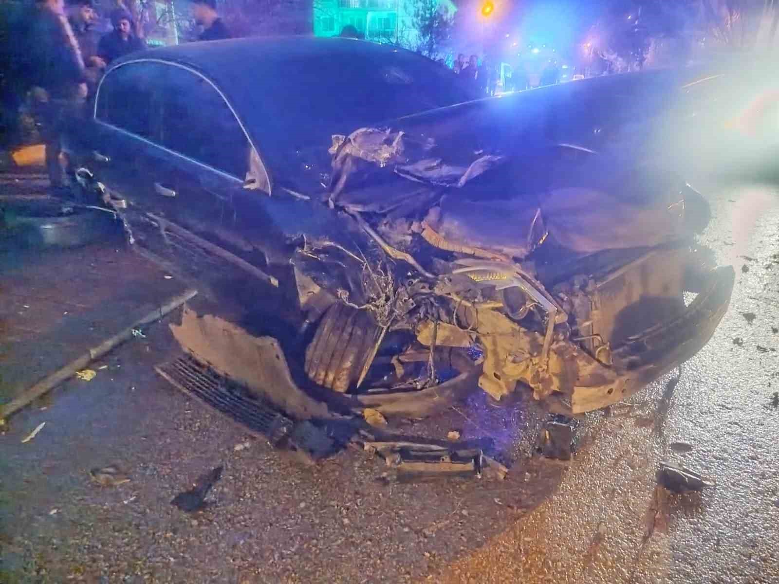 Süratli otomobilin çarptığı elektrikli bisiklet sürücüsü kadın hayatını kaybetti 8 suratli otomobilin carptigi elektrikli bisiklet surucusu kadin hayatini kaybetti 4 D3ZCOz3I