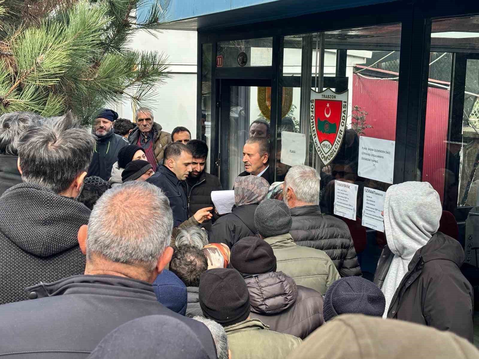 sure uzatildi ama yogunluk bitmedi trabzonda 10 bin adet app plaka degistirildi 6