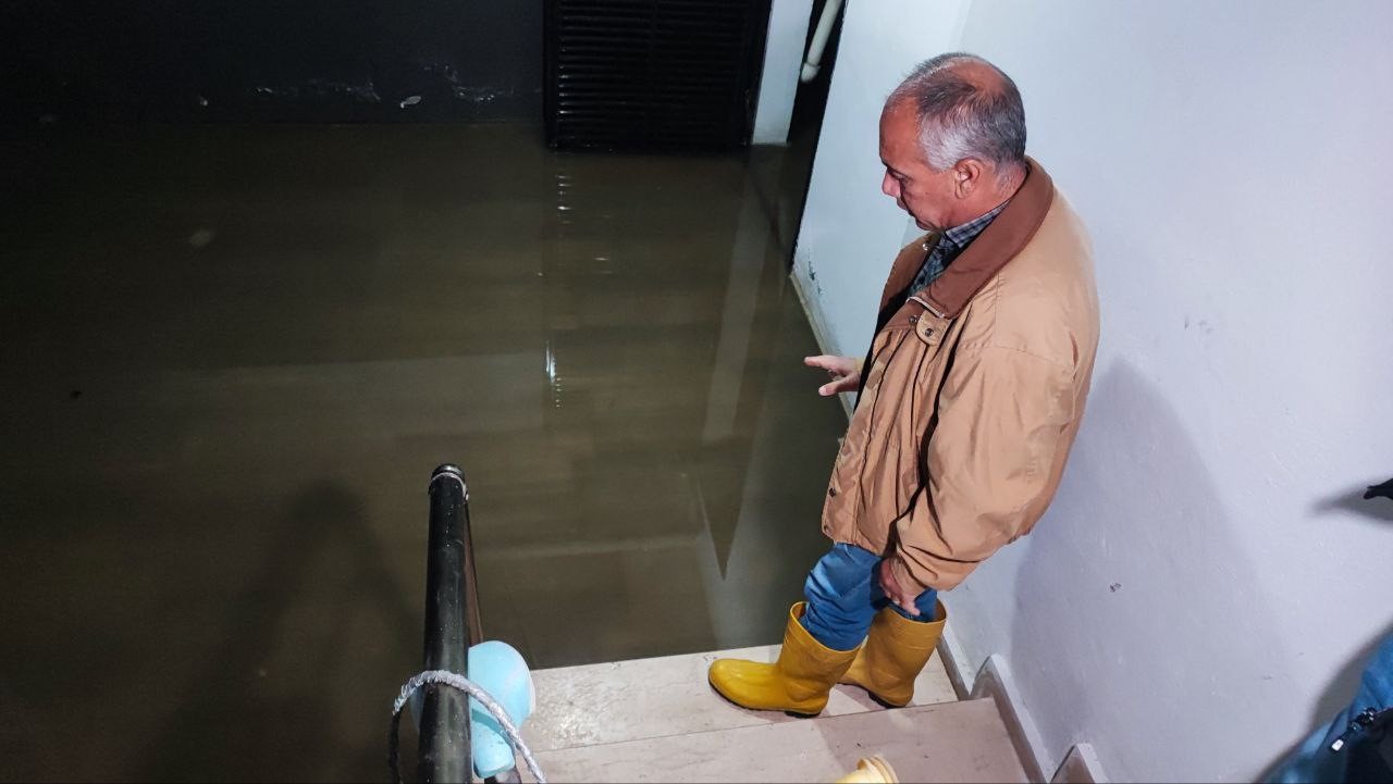 surekli su basan bodrum kata kontrol kalemiyle suyu test ederek giriyorlar 5 9vmScCpz