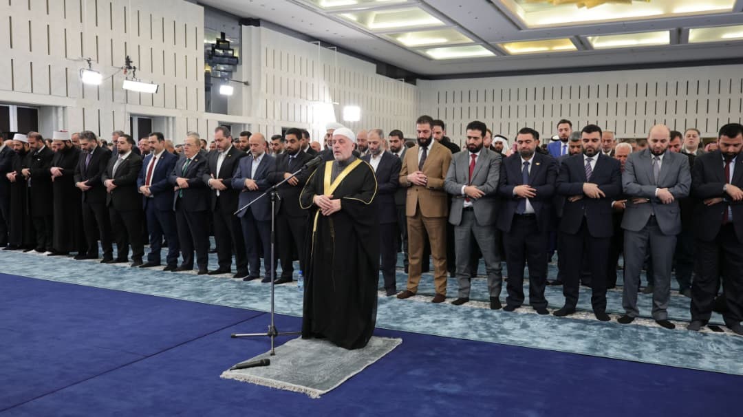 suriye devlet baskani baskan es sara bayram namazini halk sarayinda kildi 5 OO2AslQO