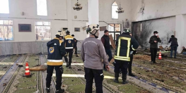suriyede-cami-patlamasinda-can-kaybi-8e-yukseldi-rZXZklaI.jpg