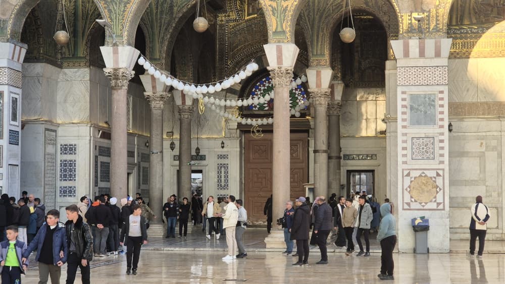 Suriye’de camileri dolduran Müslümanlar bayram namazını kıldı 5 suriyede camileri dolduran muslumanlar bayram namazini kildi 1 VrNlEpTS