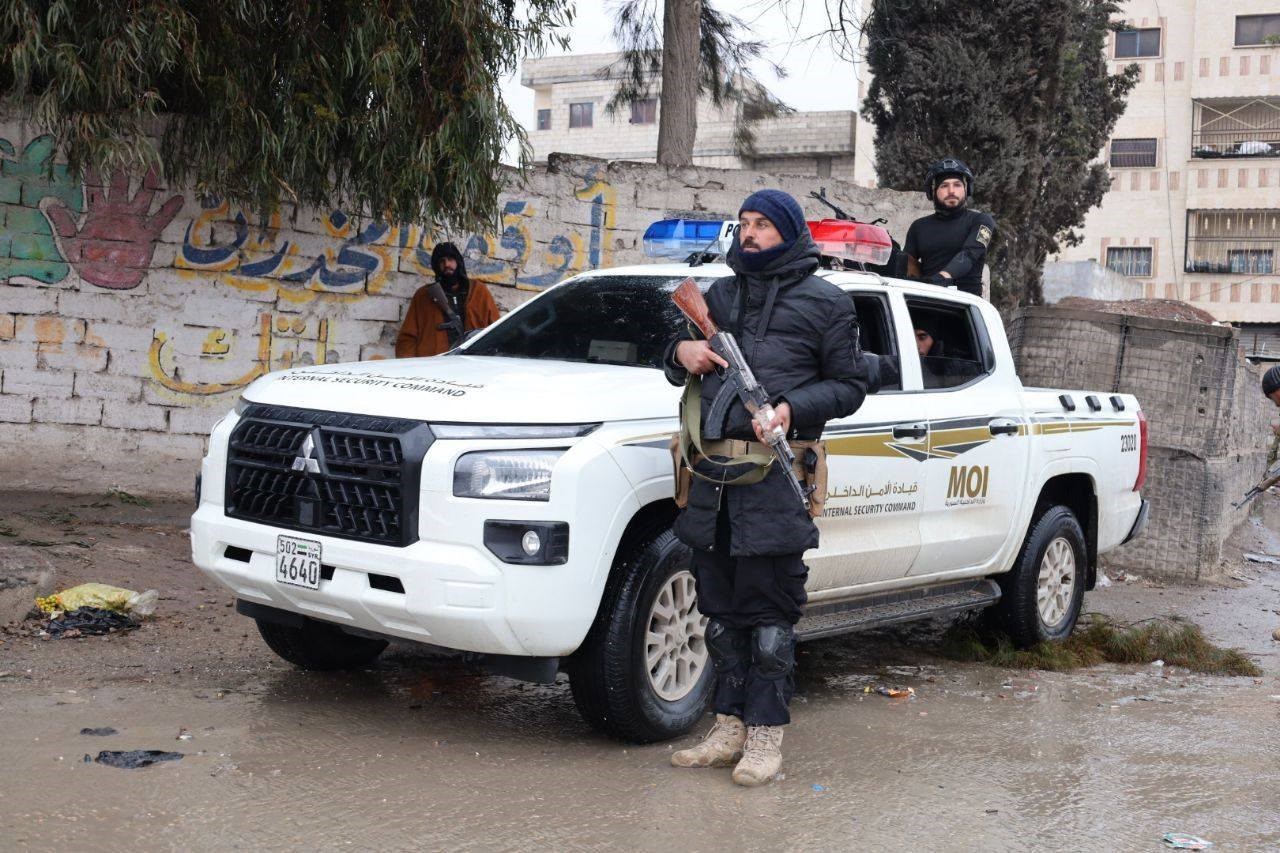 suriyede guvenlik guclerine ait konvoy tabkaya girdi 6 HIePFIQz