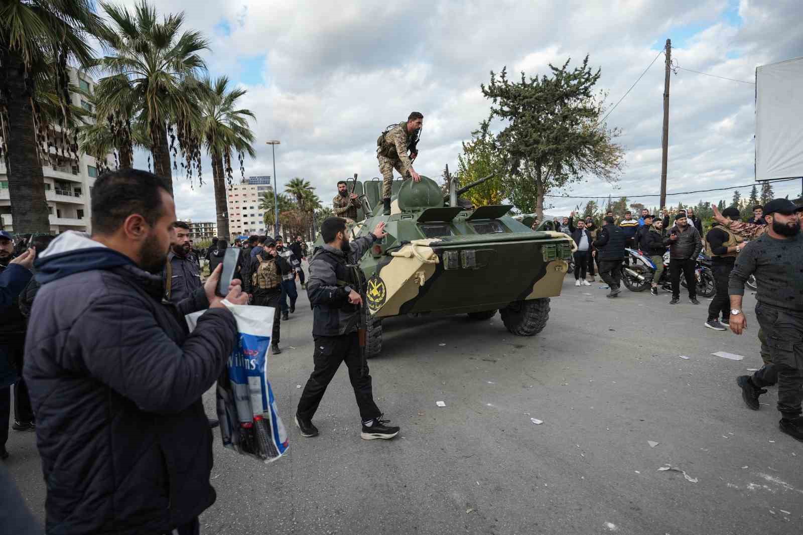 suriyede hukumet aleyhinde protestolara sahne olan lazkiyede sokaga cikma yasagi 0 qJcOJRZD