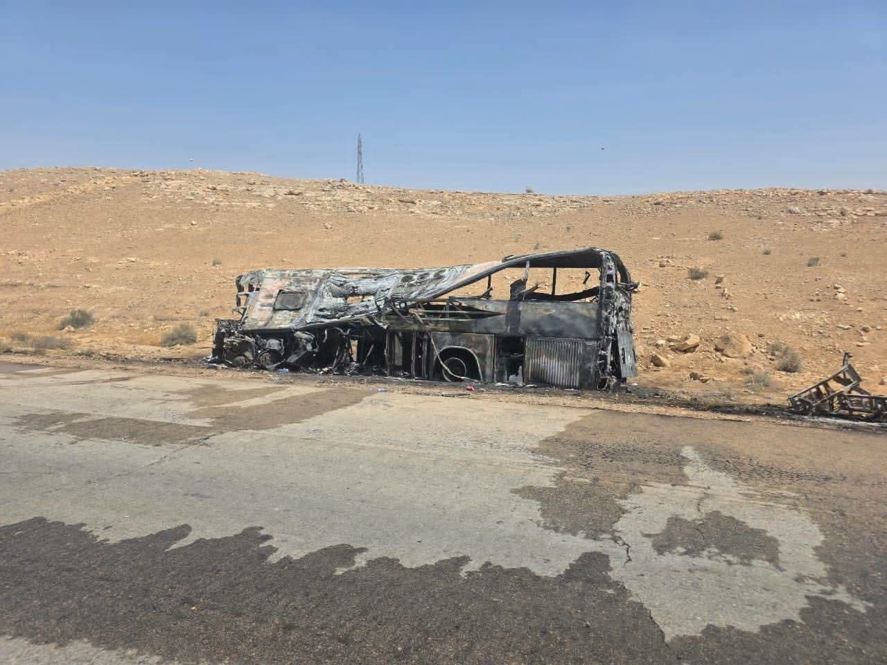 suriyede iki otobus kafa kafaya carpisti 35 olu 30 yarali 2 cZwcckTt