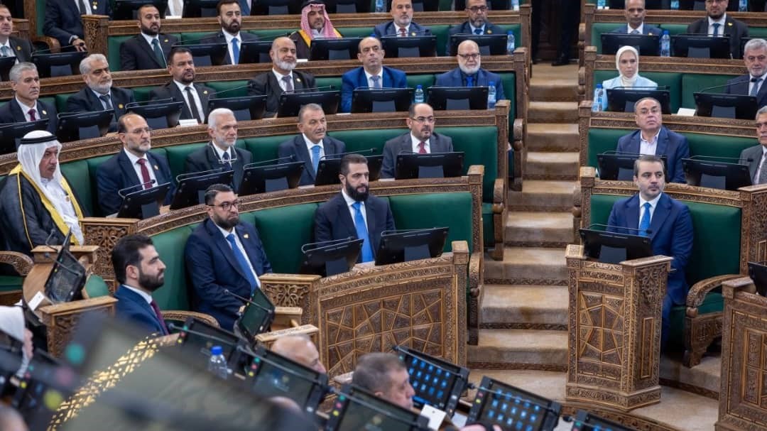 Suriye’de tarihi adım: Esad rejiminin devrilmesi sonrası ilk halk parlamentosu oturumu gerçekleştirildi 17 suriyede tarihi adim esad rejiminin devrilmesi sonrasi ilk halk parlamentosu oturumu gerceklestirildi 13 aLpKjgmb