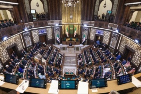 Eski Katar Emiri Al Thani için Doha’da cenaze namazı kılındı 1 thumbnail