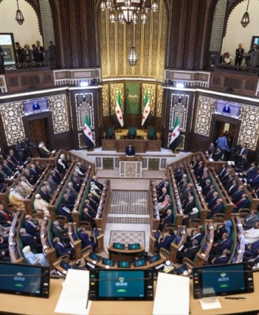 suriyede-tarihi-adim-esad-rejiminin-devrilmesi-sonrasi-ilk-halk-parlamentosu-oturumu-gerceklestirildi-wtOid3T8.jpg
