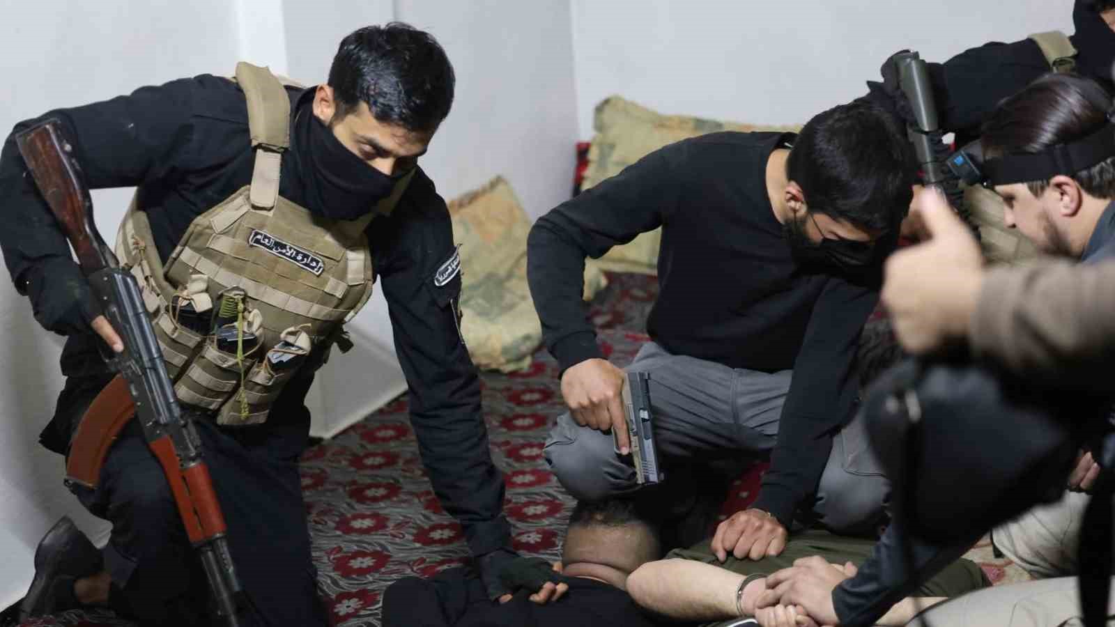Suriye’de üst düzey isimlere suikast hazırlığında olan terör örgütü hücresi çökertildi 7 suriyede ust duzey isimlere suikast hazirliginda olan teror orgutu hucresi cokertildi 3 QfbeJAOS