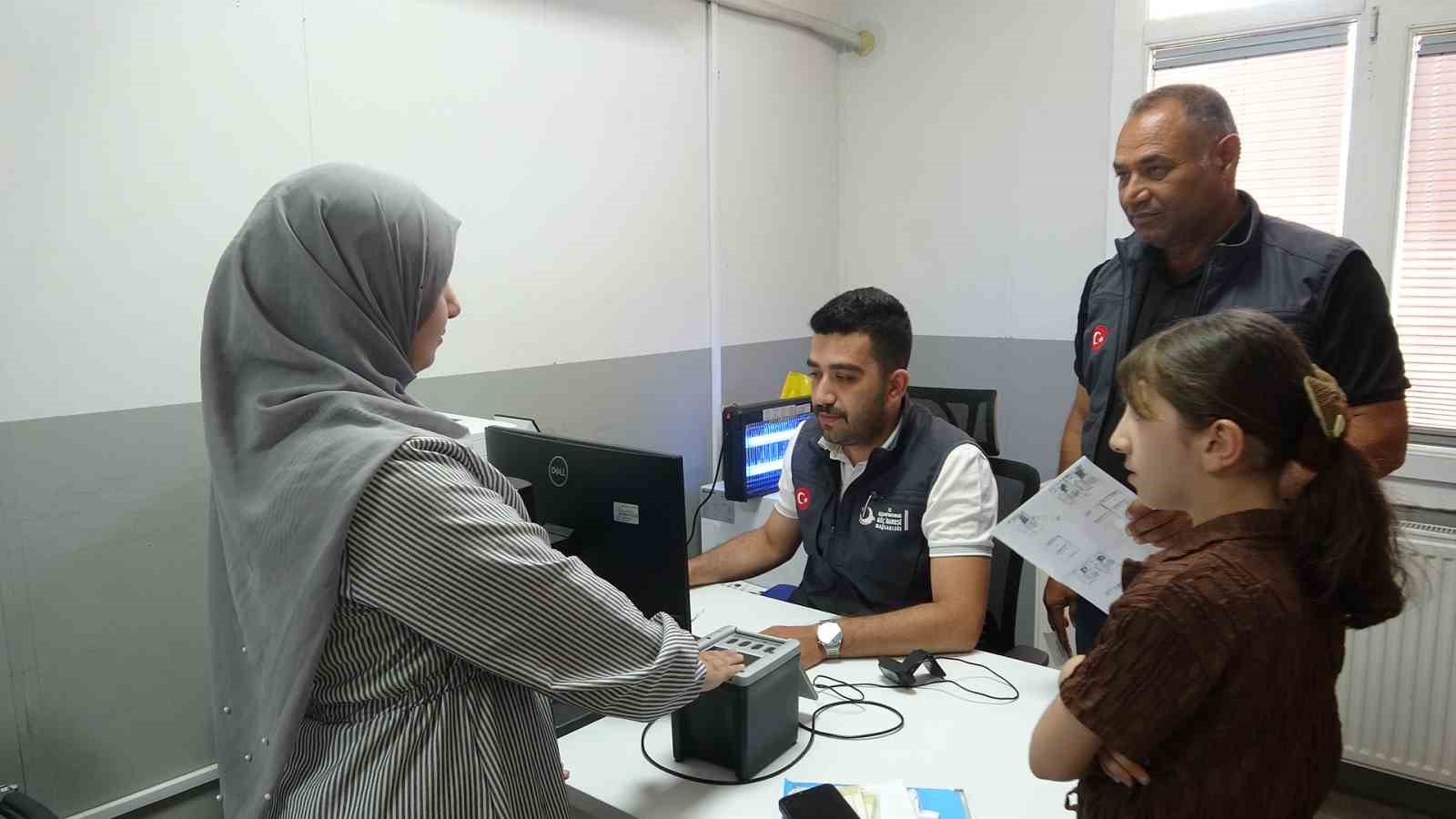 suriyelilerin gonullu donusleri oncupinarda kesintisiz devam ediyor 2 JPLq8NC6